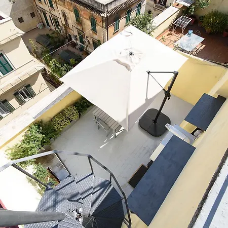 White Terrace Ostilia Appartement *