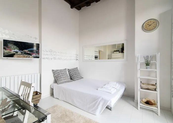 White Terrace Ostilia Apartment Rom