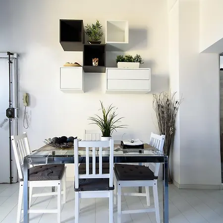White Terrace Ostilia Appartement
